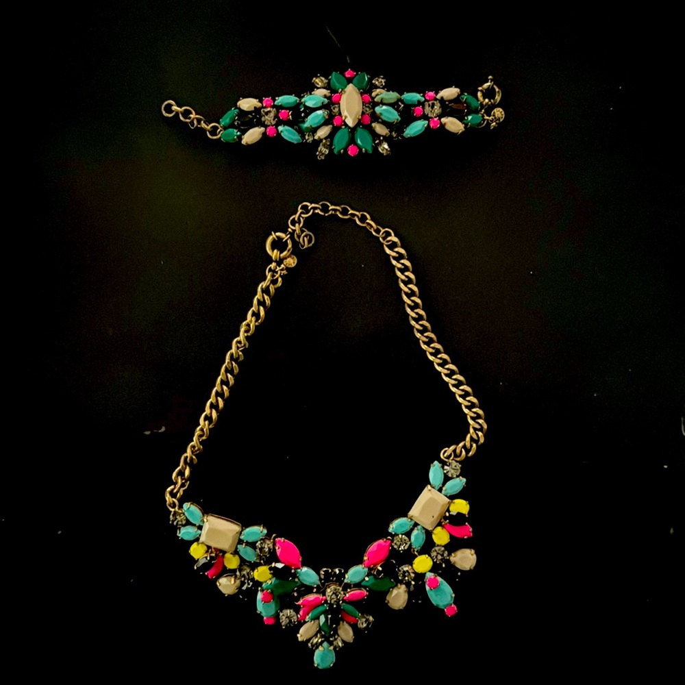 Necklace bracelet set